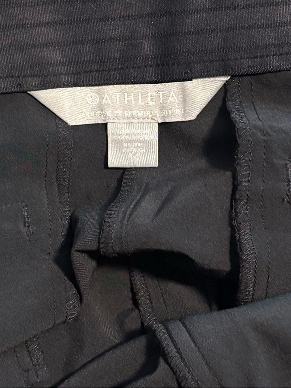 Athleta Tribeca 7" Bermuda Short Black
Women's Size 14 - Picture 4 of 16